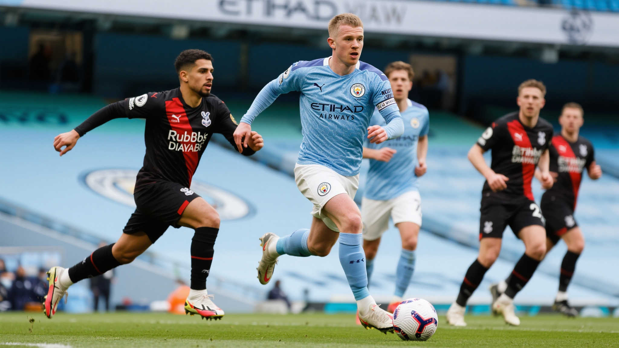 曼城6球完胜艾因:压倒性数据展现统治力 尝试对此类冷静且果敢决策进行细致研究,可以挖掘潜藏